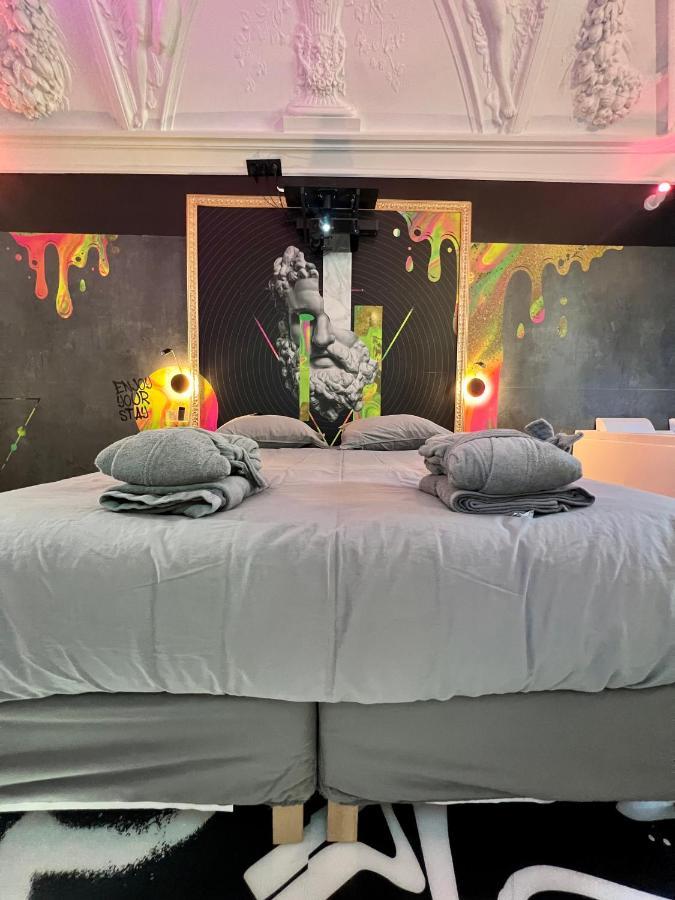Capsule Art Deco - Jacuzzi - Netflix - Home Cinema - Arcade De Jeux & Nintendo Switch - 2 Chambres - Filet Suspendu 瓦朗西纳 外观 照片