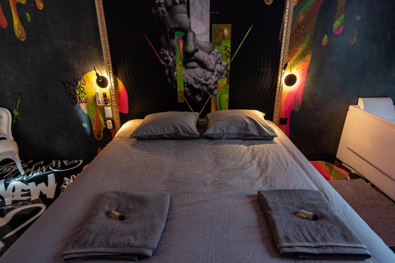 Capsule Art Deco - Jacuzzi - Netflix - Home Cinema - Arcade De Jeux & Nintendo Switch - 2 Chambres - Filet Suspendu 瓦朗西纳 外观 照片