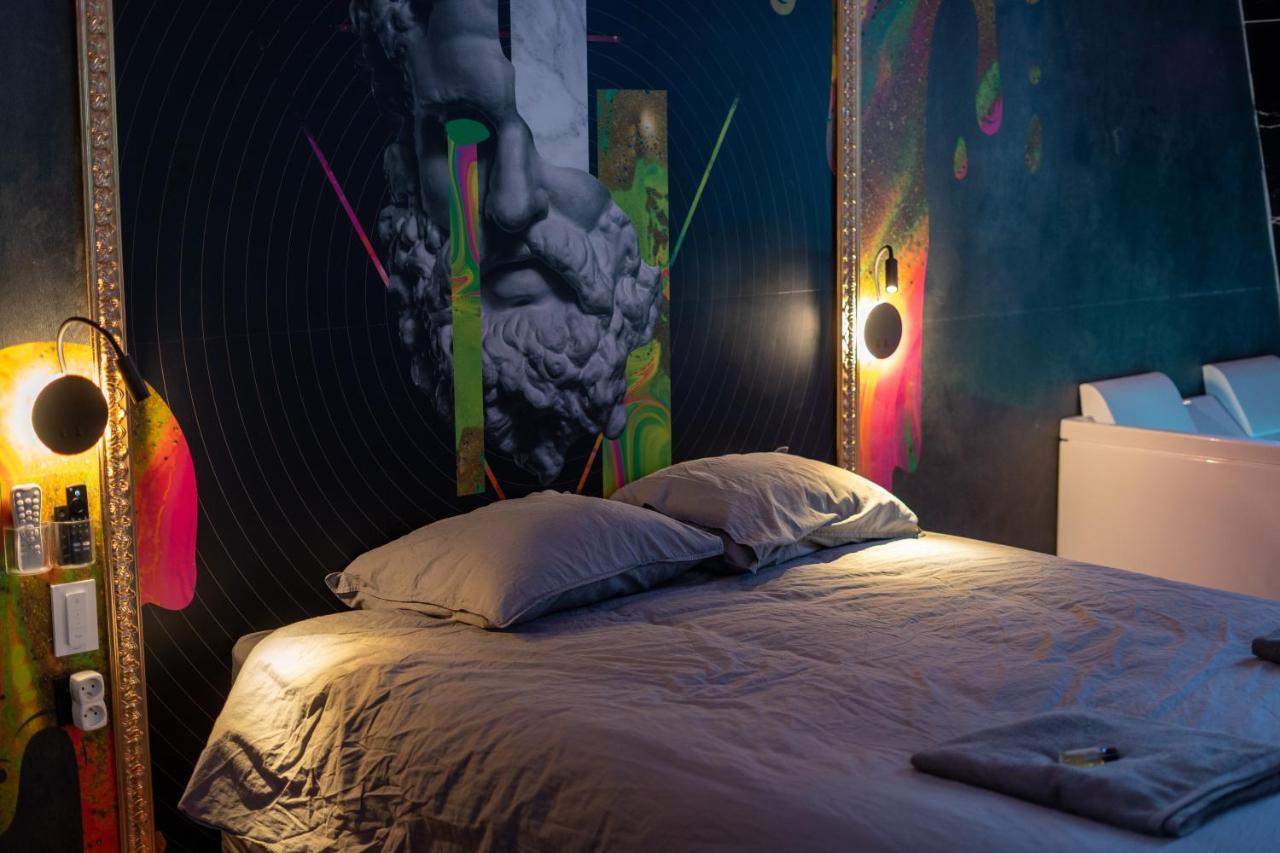 Capsule Art Deco - Jacuzzi - Netflix - Home Cinema - Arcade De Jeux & Nintendo Switch - 2 Chambres - Filet Suspendu 瓦朗西纳 外观 照片