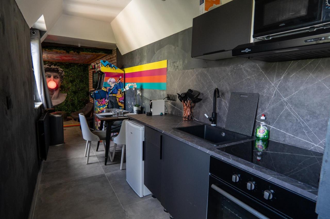 Capsule Art Deco - Jacuzzi - Netflix - Home Cinema - Arcade De Jeux & Nintendo Switch - 2 Chambres - Filet Suspendu 瓦朗西纳 外观 照片
