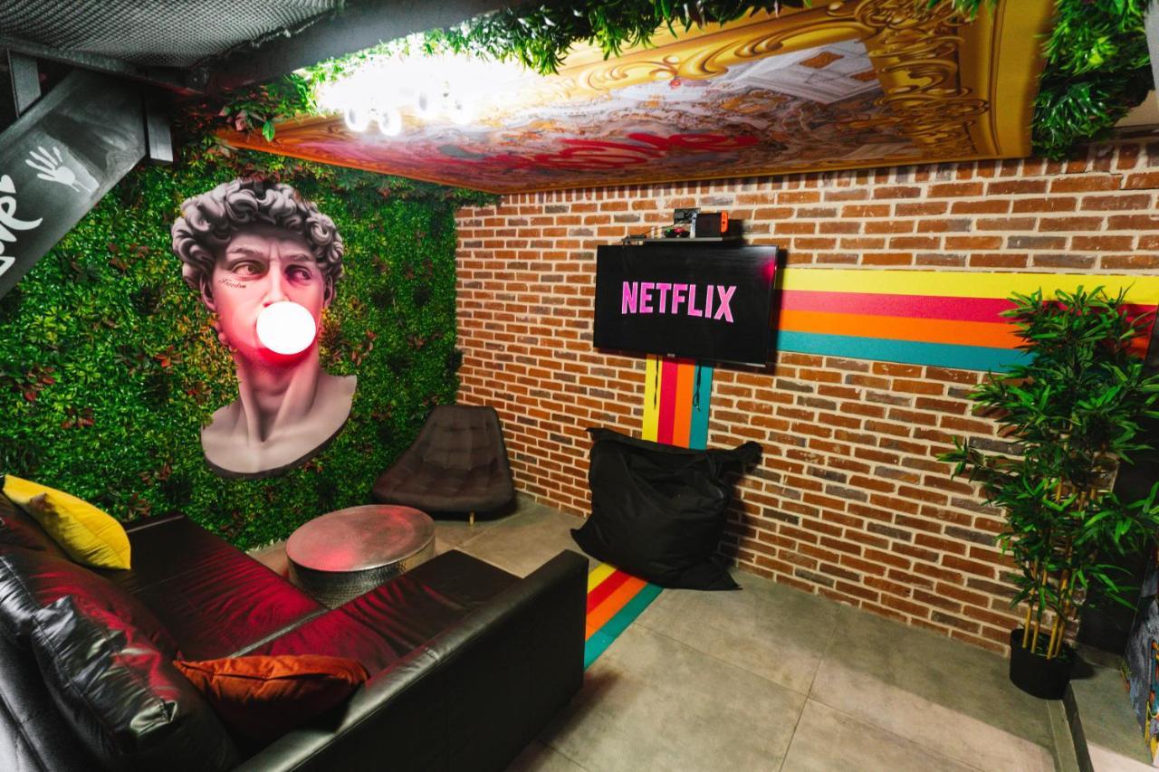 Capsule Art Deco - Jacuzzi - Netflix - Home Cinema - Arcade De Jeux & Nintendo Switch - 2 Chambres - Filet Suspendu 瓦朗西纳 外观 照片